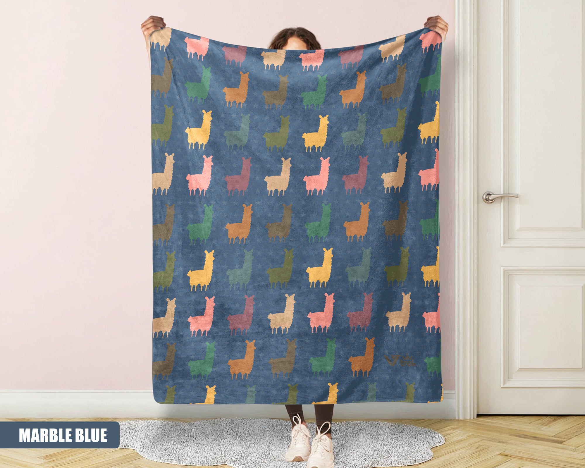 Llama Blanket - Cozy Alpaca Lover Throw, Vintage Animal Gift Under $50