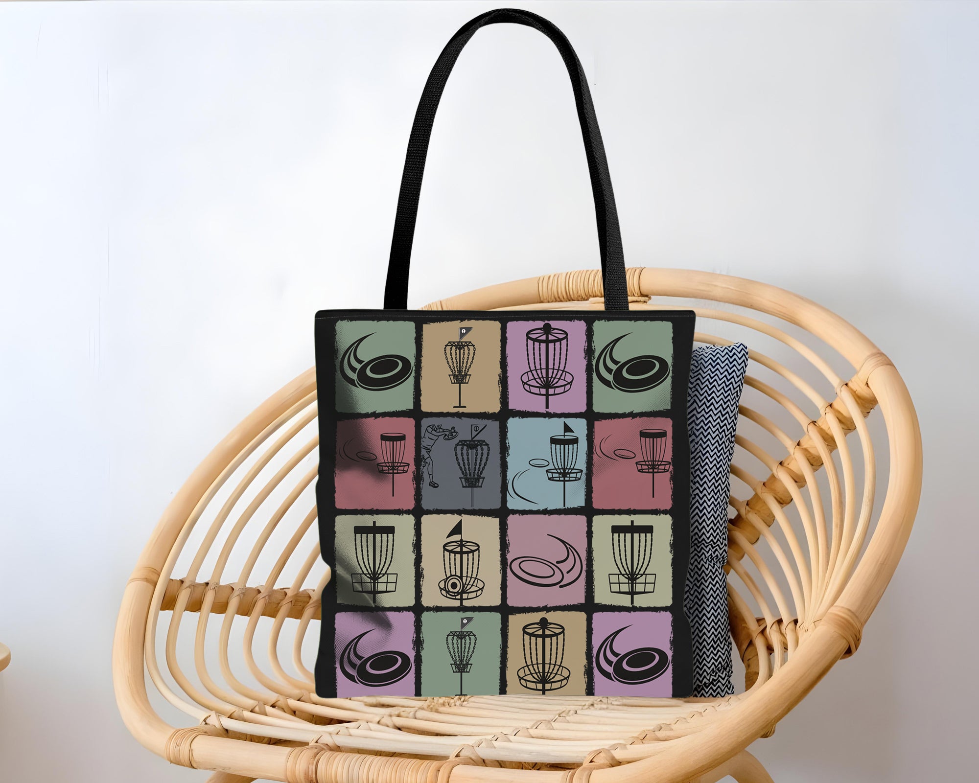 Tote bag with geometric pattern