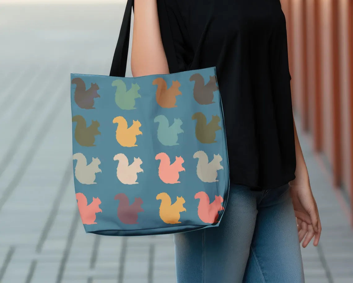 Retro Squirrel Tote Bag – Vintage Woodland Animal Carry Bag – Cute Forest Lover Gift for Everyday Use