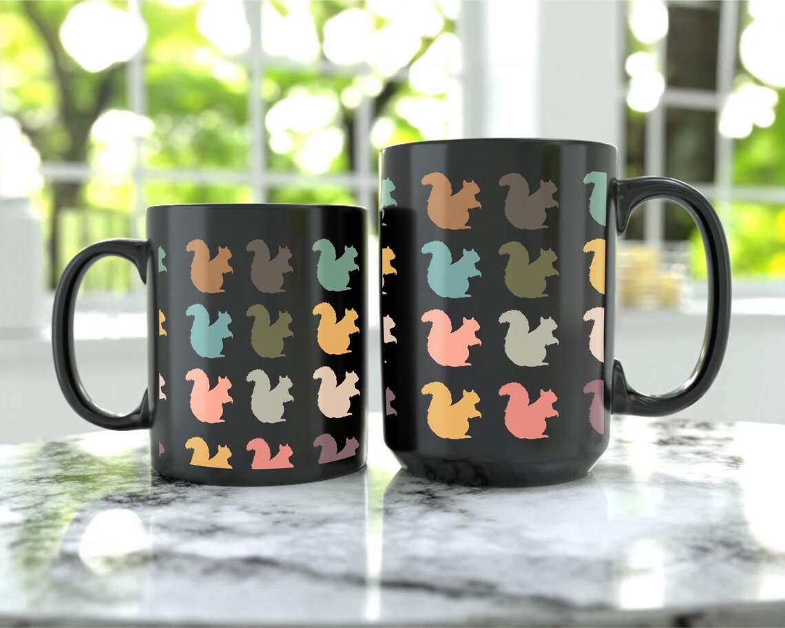 Retro Squirrel Lover Mug, Vintage Black Coffee Cup, Funny Wildlife Animal Gift, Cute Forest Animal Mug for Nature & Coffee Lovers