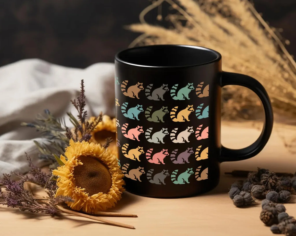 Retro Raccoon Lover Mug – Cute Raccoon Coffee Cup – Animal Enthusiast Gift Idea – Perfect for Wildlife Fans