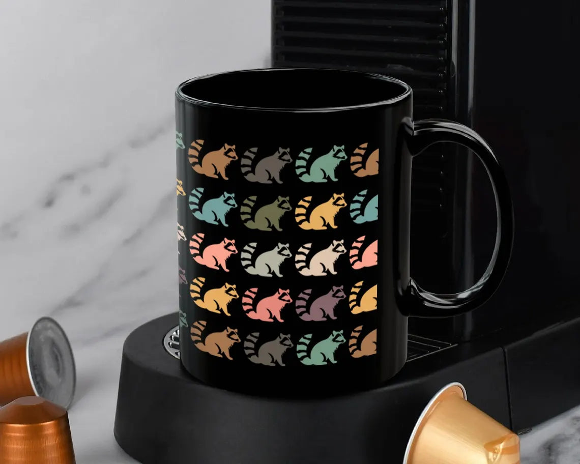 Retro Raccoon Lover Mug – Cute Raccoon Coffee Cup – Animal Enthusiast Gift Idea – Perfect for Wildlife Fans