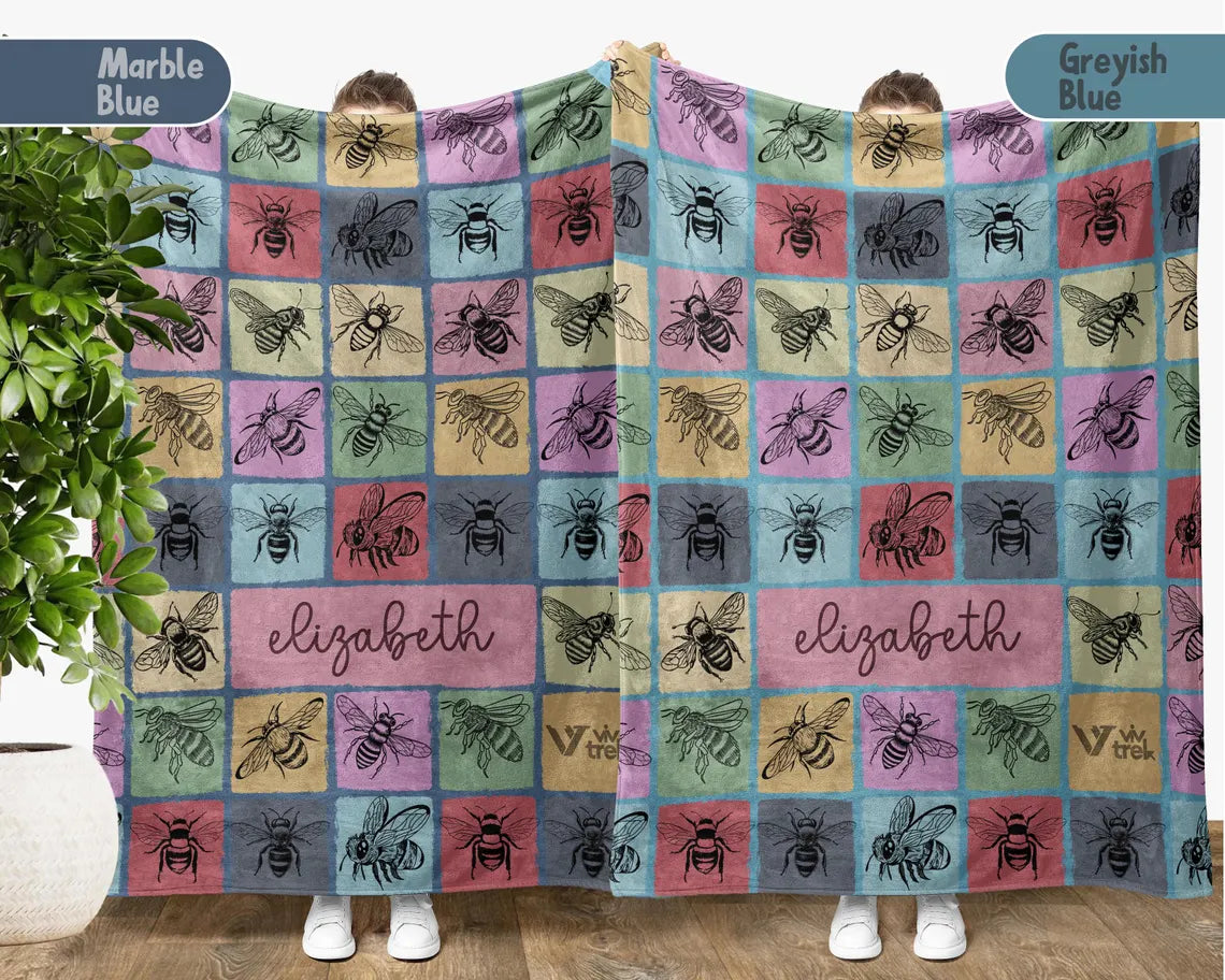 Custom Name Bee Gift Blanket | Vintage Personalized Bee Lover Throw | Retro Animal Fleece Blanket | Cozy Bee Lover Gift for Home Decor