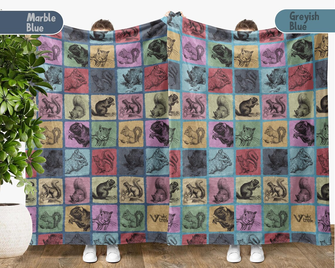 Squirrel Blanket Gift for Nature Lovers, Funny Vintage Chipmunk Throw, Cozy Retro Squirrel Blankets, Cute Animal Lover Christmas Gift