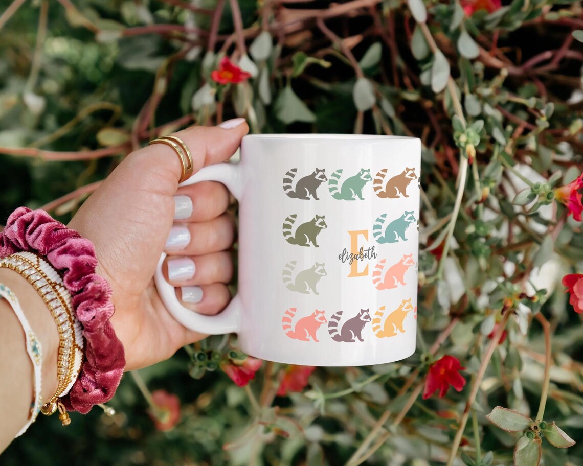 Custom Initial Name Raccoon Mug – Personalized Trash Panda Cup – Vintage Raccoon Graphic Gift – Funny Animal Coffee