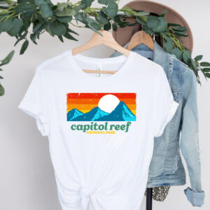 Retro Capitol Reef National Park Utah Souvenirs T-shirt