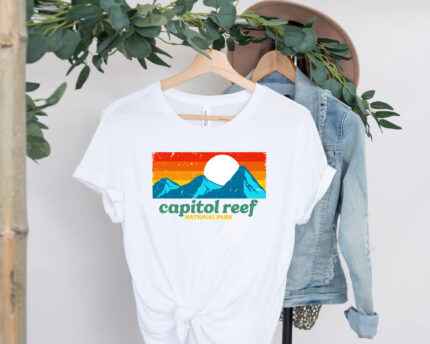 Retro Capitol Reef National Park Utah Souvenirs T-shirt