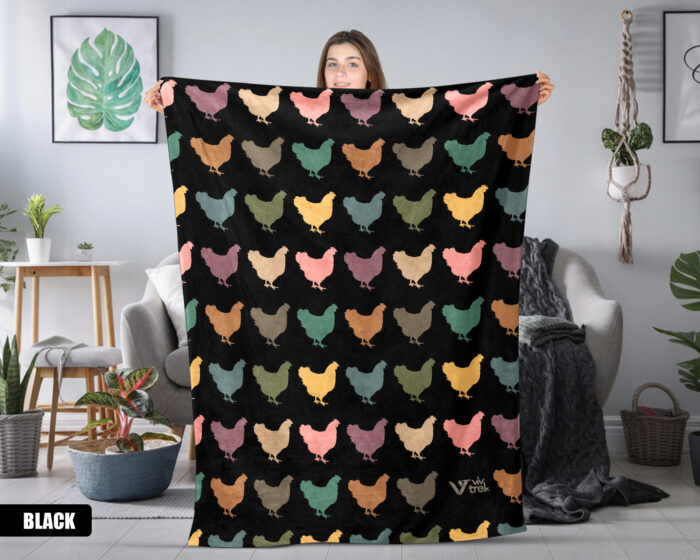 Retro Chicken Blanket, Cozy Farm Animal Throw Gift for Chicken Lovers, Unique Graphic Blanket | VivTrek - Image 6
